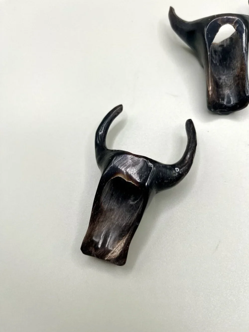 Vintage Set of 4 Carved Horn Bull Buffalo Ox Head Napkin Rings Rustic Farmhouse